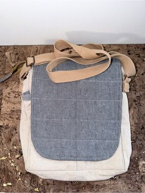 Quilted Canvas Messenger Bag with Gray Flap and Tan Strap 💼